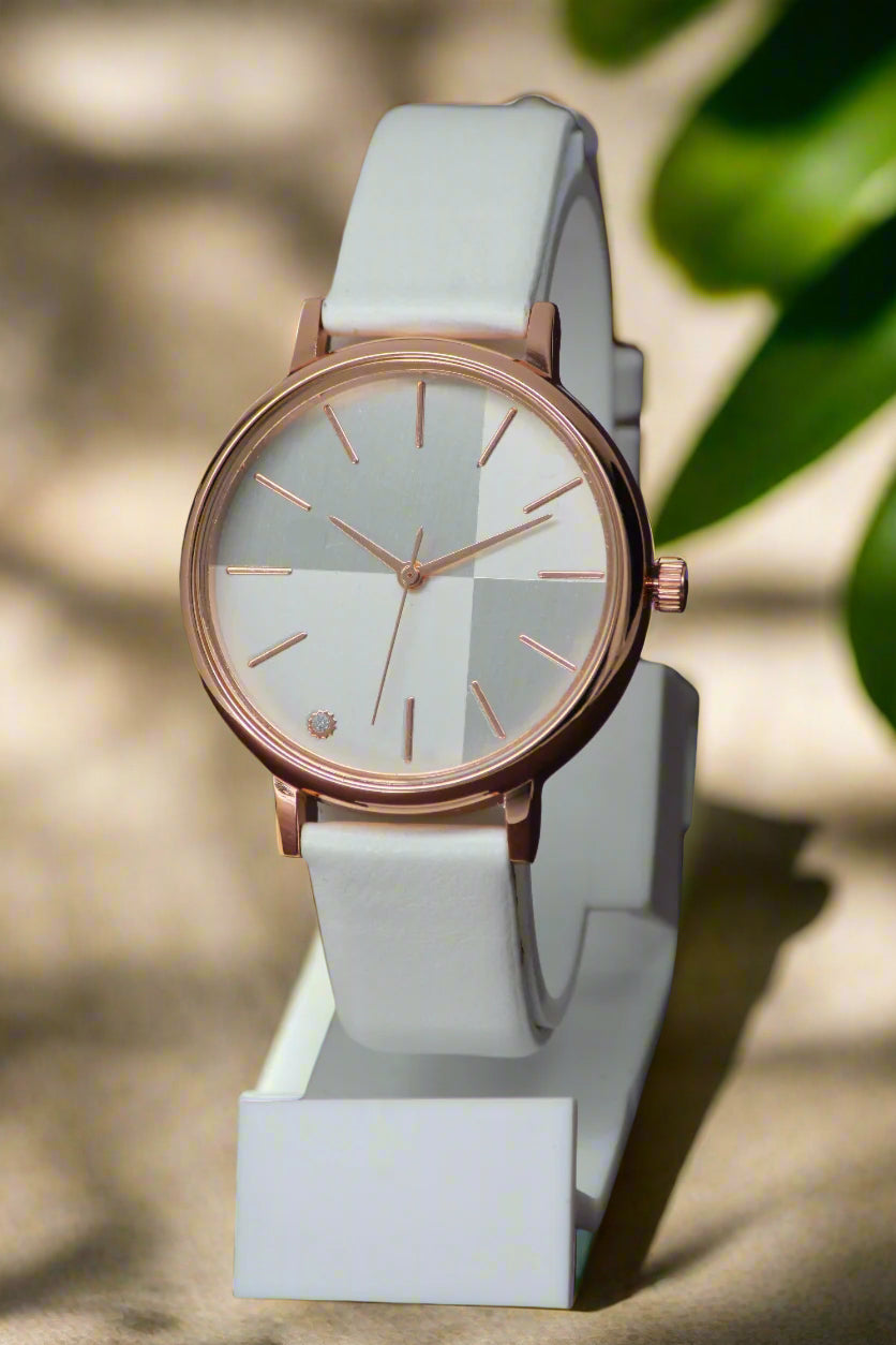 Elegant Round Dial Ladies Watch β Sleek Metallic Finish