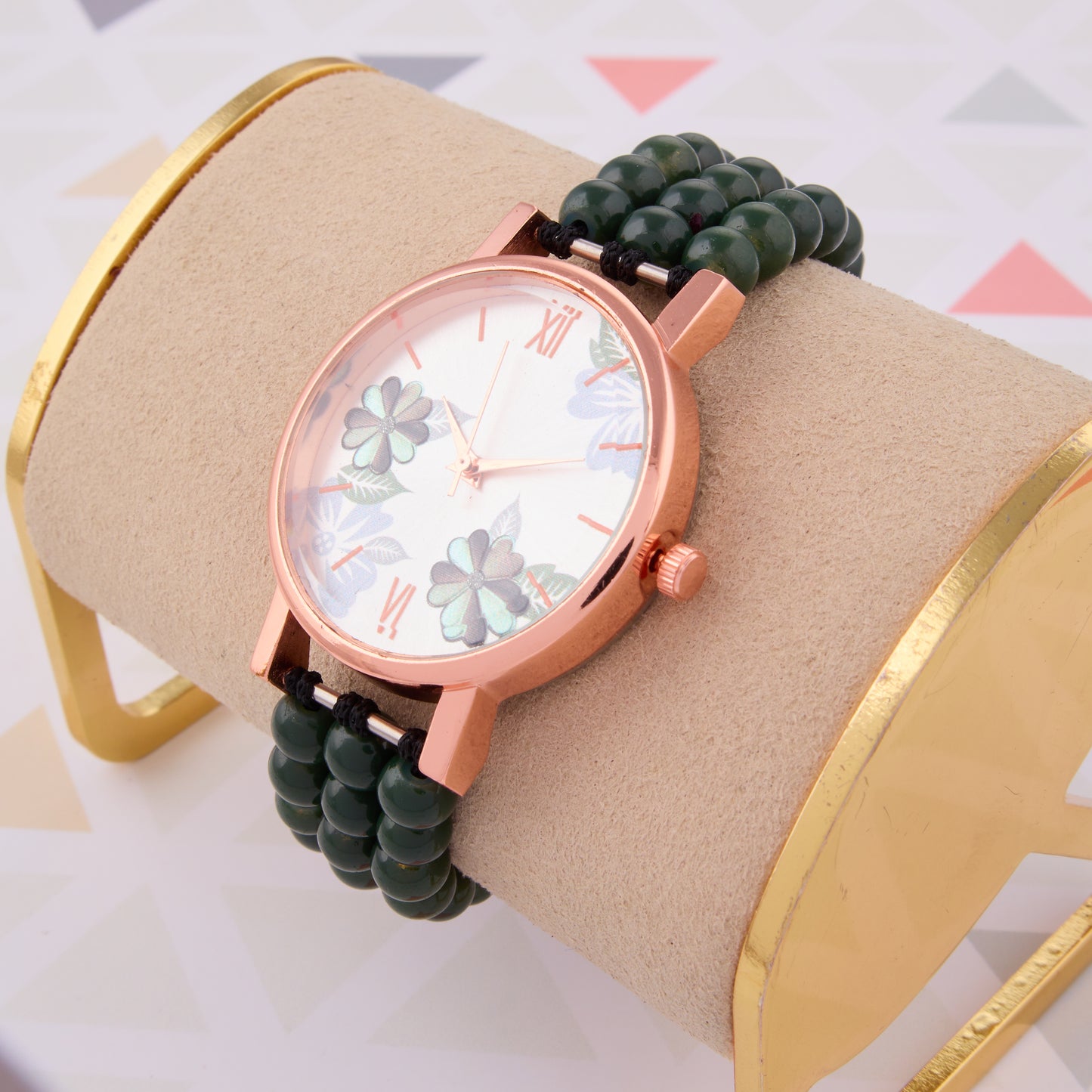 Classic Dial Women’s Watch – Minimalist & Smart