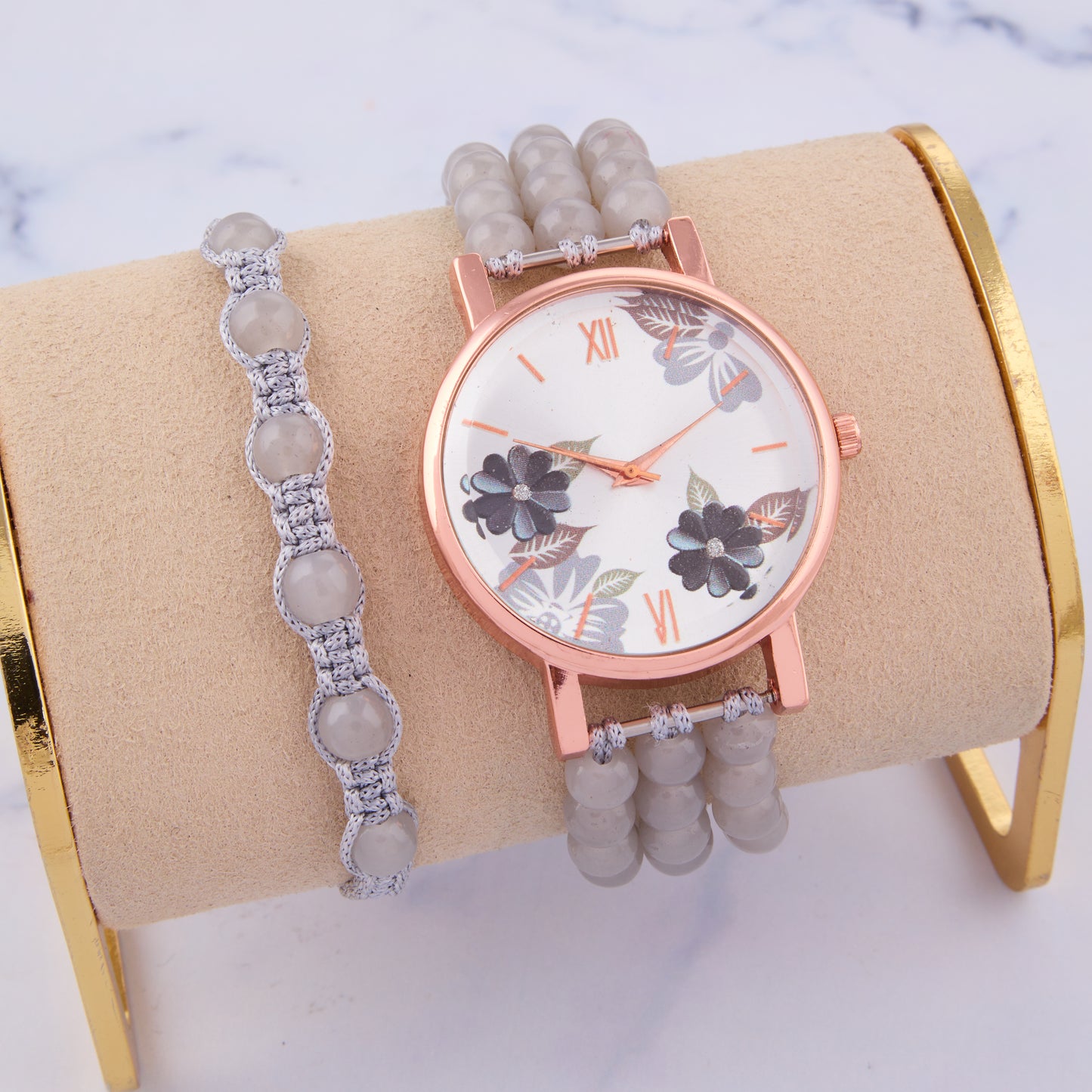 Classic Dial Women’s Watch – Minimalist & Smart