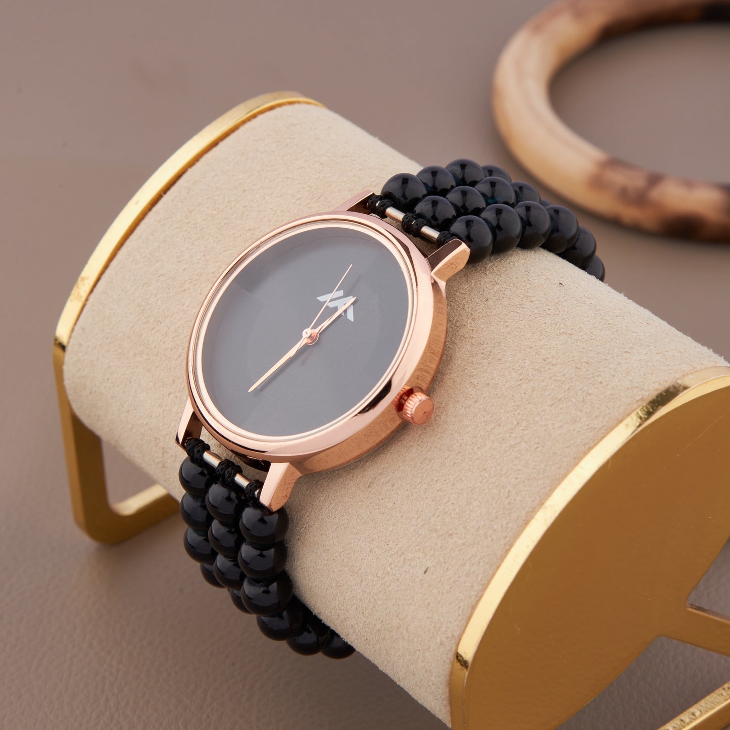 Women's Casual Analog Watch with Rose Gold Case β Rugged & Bold Look