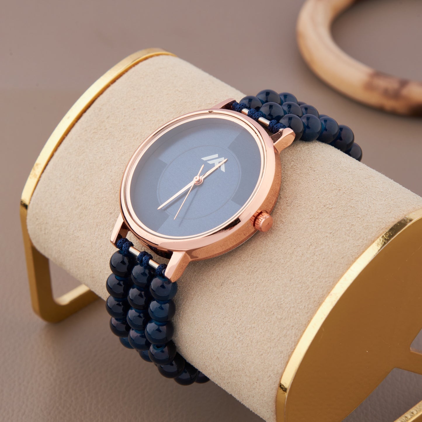 Women's Casual Analog Watch with Rose Gold Case β Rugged & Bold Look