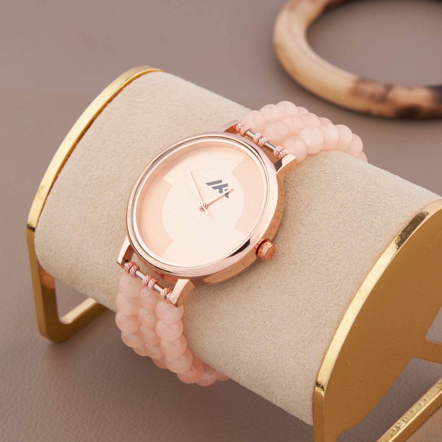 Women's Casual Analog Watch with Rose Gold Case β Rugged & Bold Look
