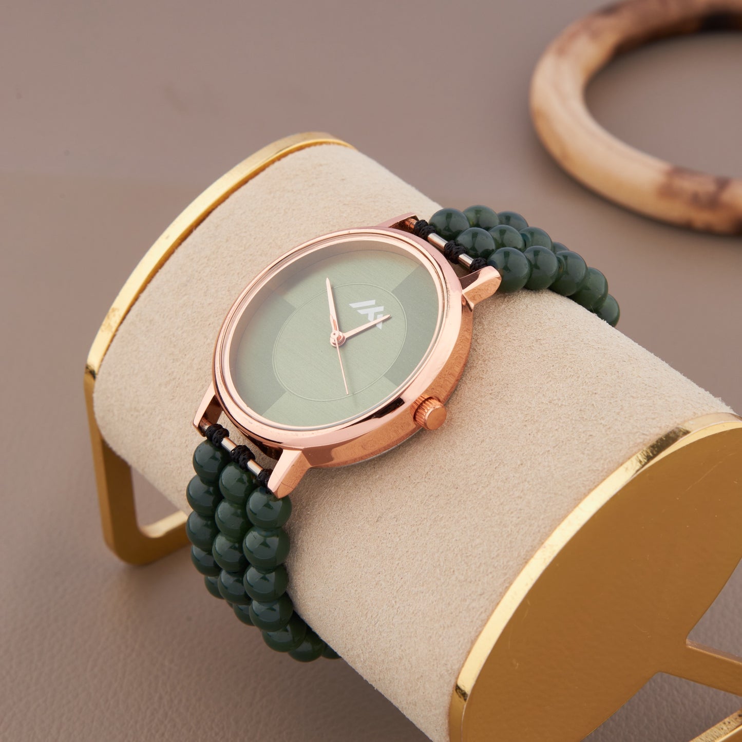 Women's Casual Analog Watch with Rose Gold Case β Rugged & Bold Look
