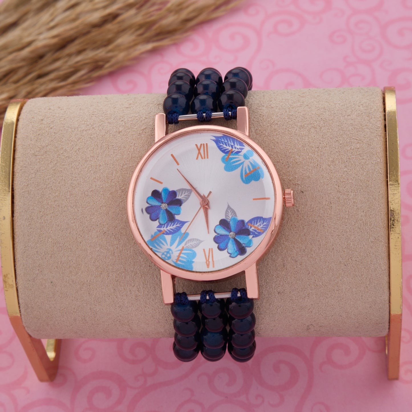 Classic Dial Women’s Watch – Minimalist & Smart