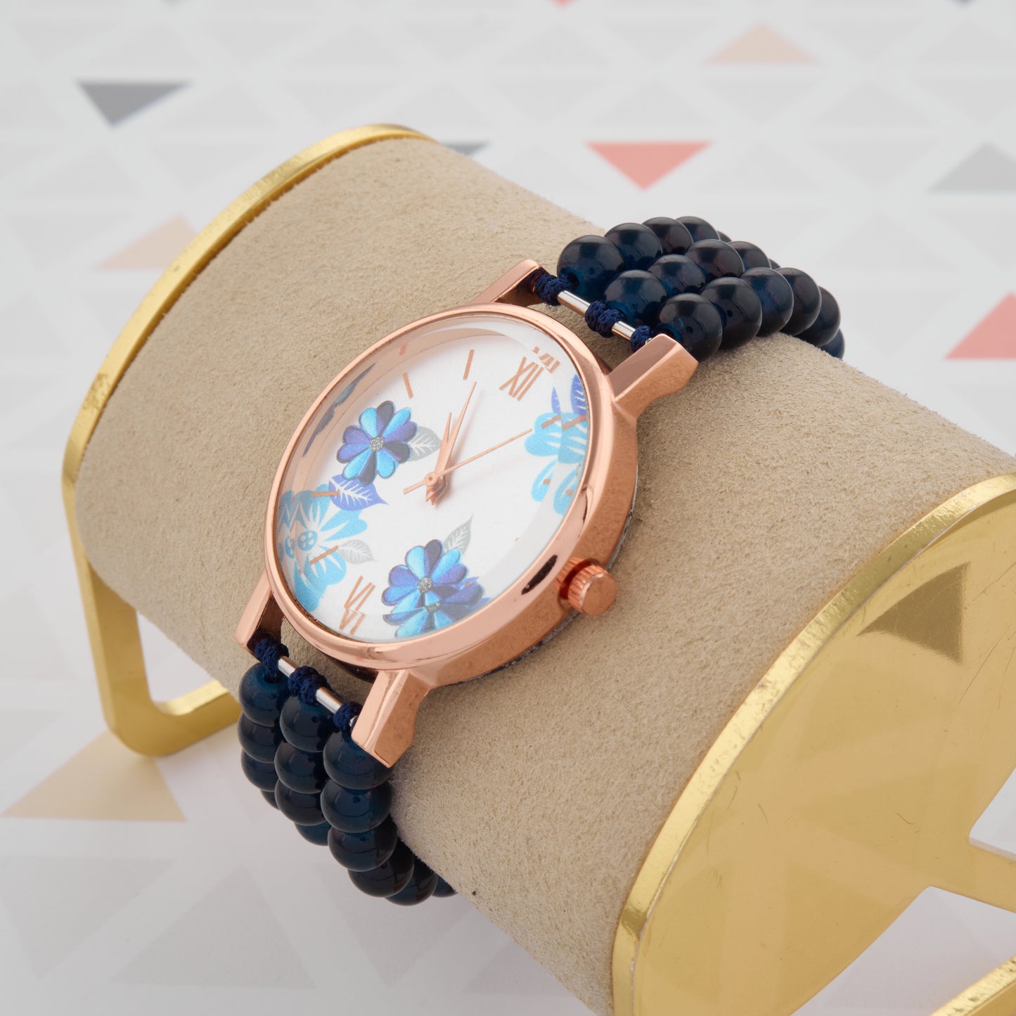 Classic Dial Women’s Watch – Minimalist & Smart