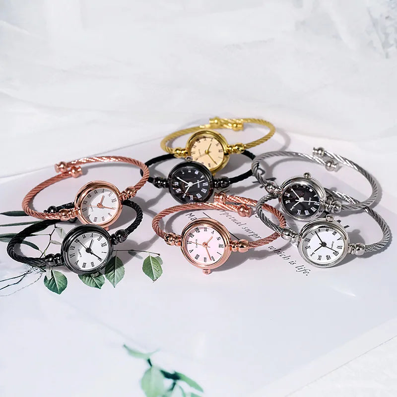 Fashion Women's Wristwatch Gold Bracelet Small Dial Elegant Watch New Cute Women Steel Bracelet Watch Quartz Wristwatch